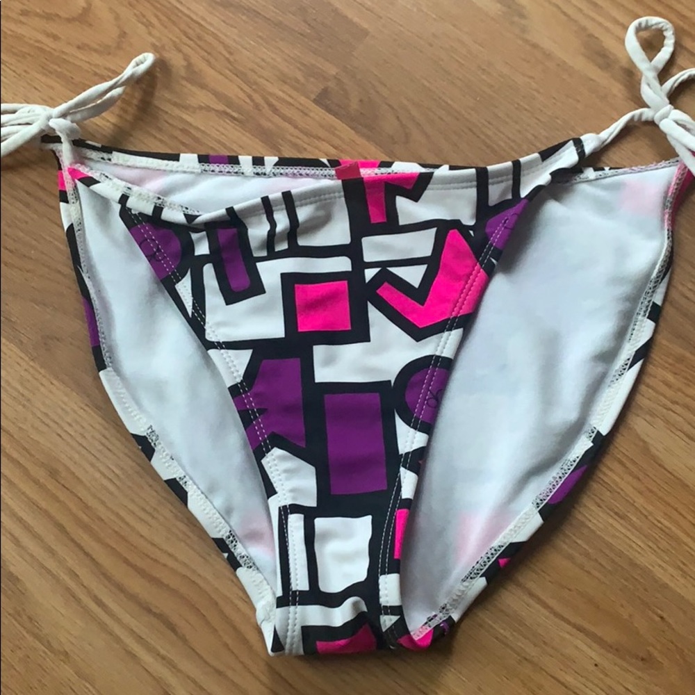 OP String Bikini - Picture 3 of 4